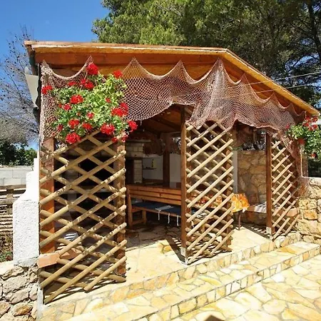 Apartment In With Sea View, Balcony, Air Conditioning, Wi-fi Vir