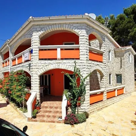 Apartment In With Sea View, Balcony, Air Conditioning, Wi-fi Vir