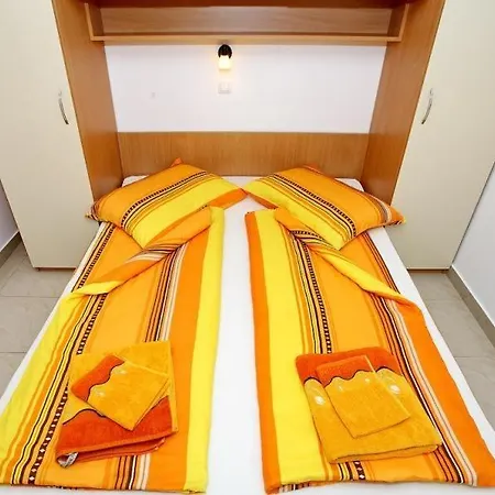 In With Sea View, Balcony, Air Conditioning, Wi-fi Apartmán Vir