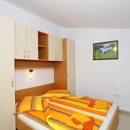 Apartmán In With Sea View, Balcony, Air Conditioning, Wi-fi