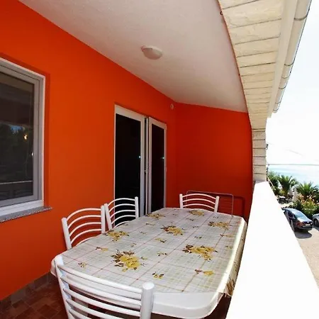In With Sea View, Balcony, Air Conditioning, Wi-fi Vir