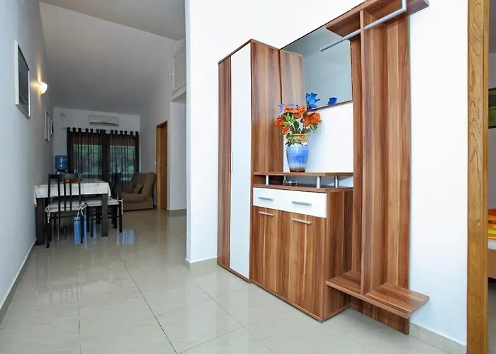 In With Sea View, Balcony, Air Conditioning, Wi-fi