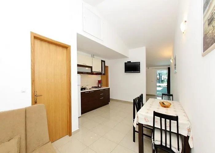 In With Sea View, Balcony, Air Conditioning, Wi-fi Apartman