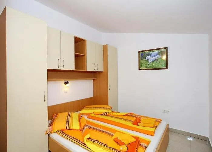 Apartman In With Sea View, Balcony, Air Conditioning, Wi-fi