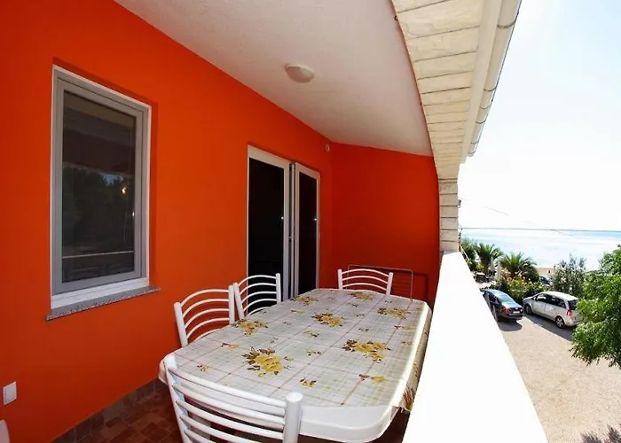 In With Sea View, Balcony, Air Conditioning, Wi-fi Vir